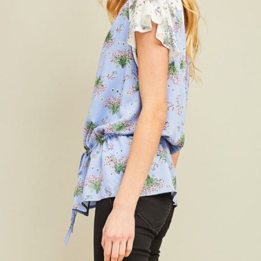 Spring Breeze Contrast Top - Picture 5 of 6